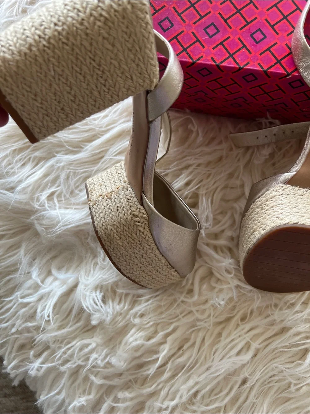 Kenneth Cole Leather Metallic Gold Platform Espadrille Block Heel Sandals